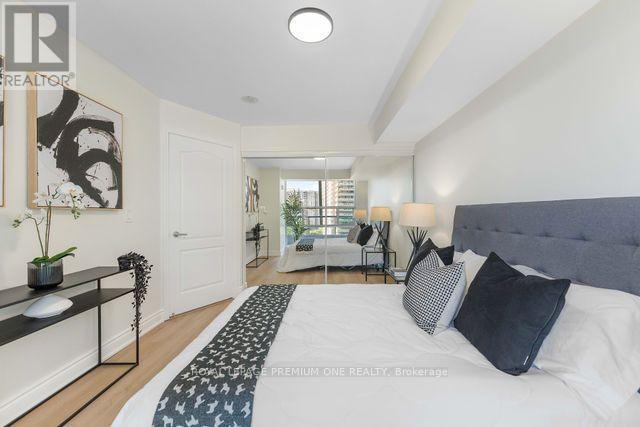 #611 33 ELM DRIVE W - 18