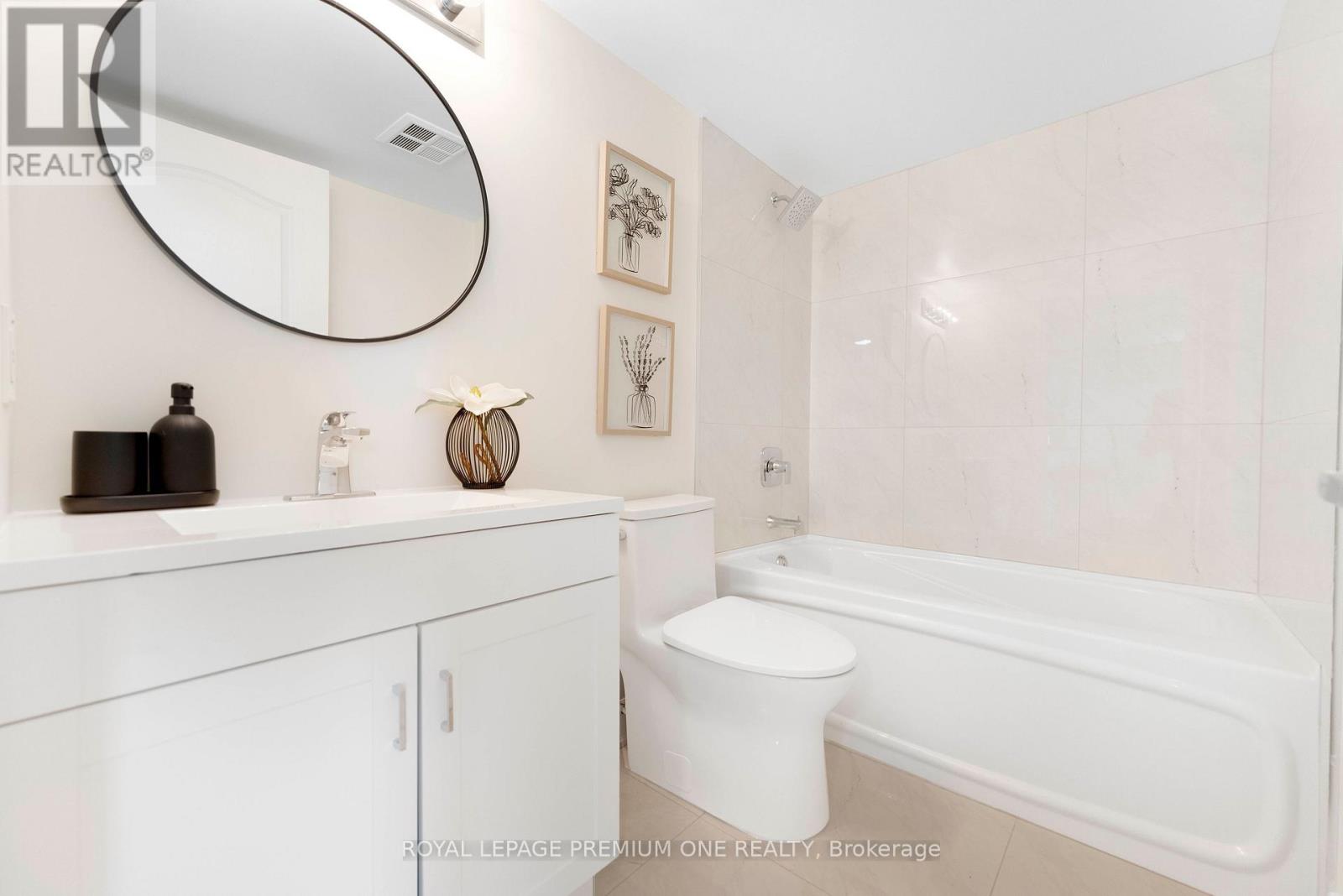 #611 33 ELM DRIVE W - 21