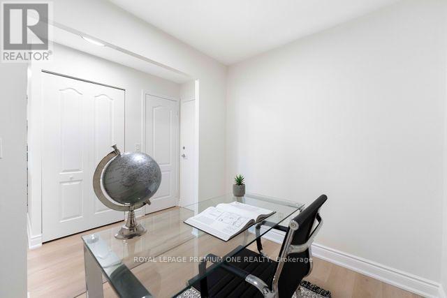 #611 33 ELM DRIVE W - Image 27