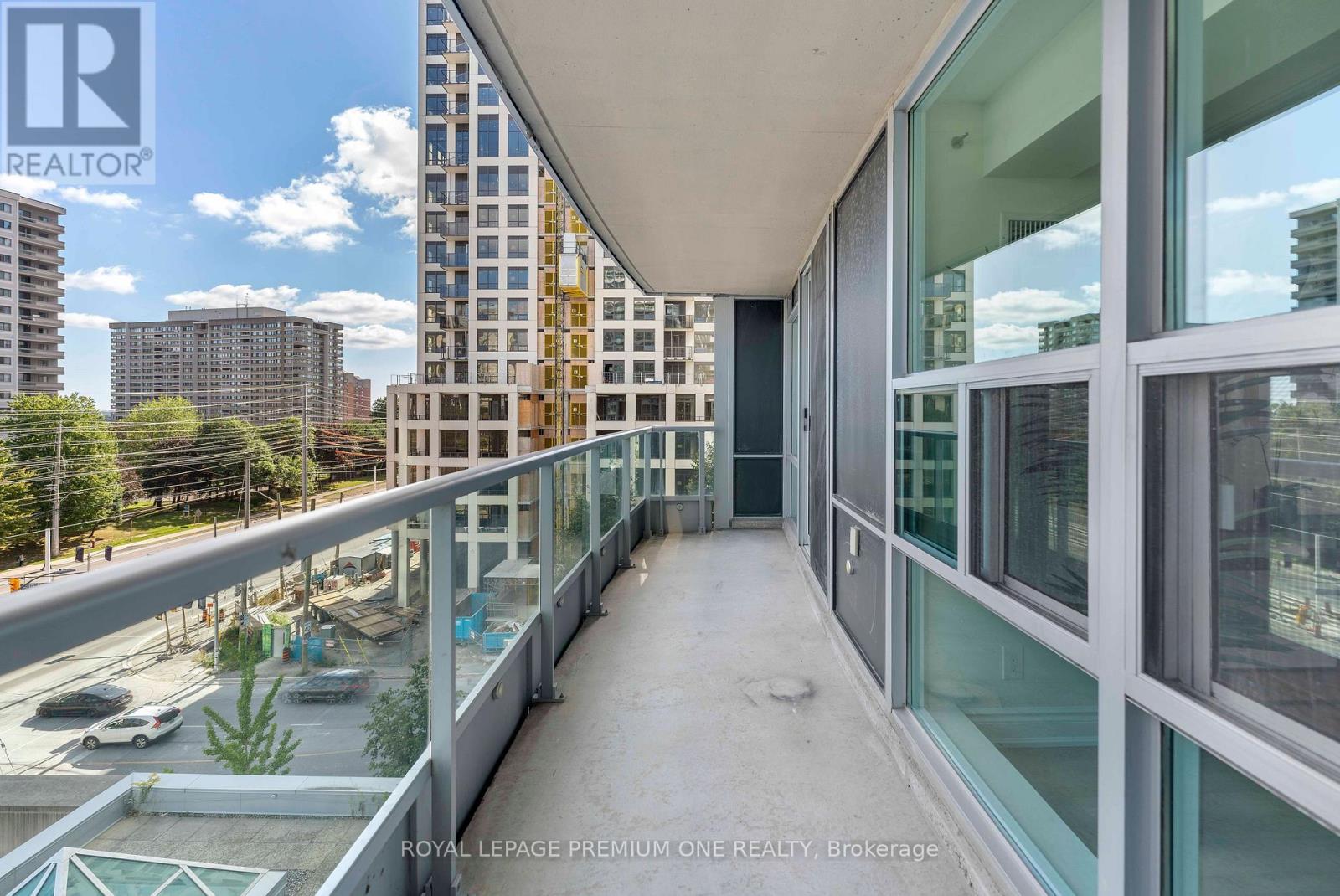 #611 33 ELM DRIVE W - Image 30