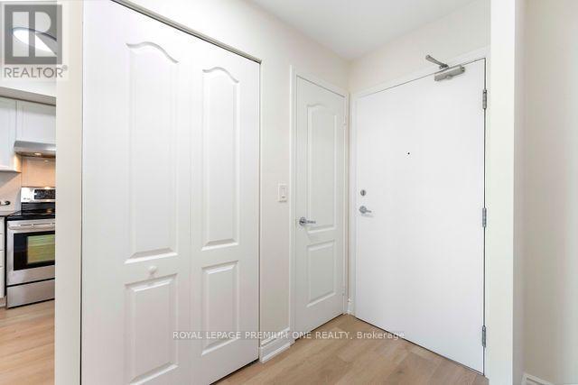 #611 33 ELM DRIVE W - Image 32