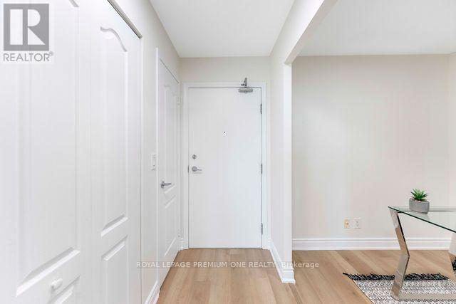#611 33 ELM DRIVE W - Image 33