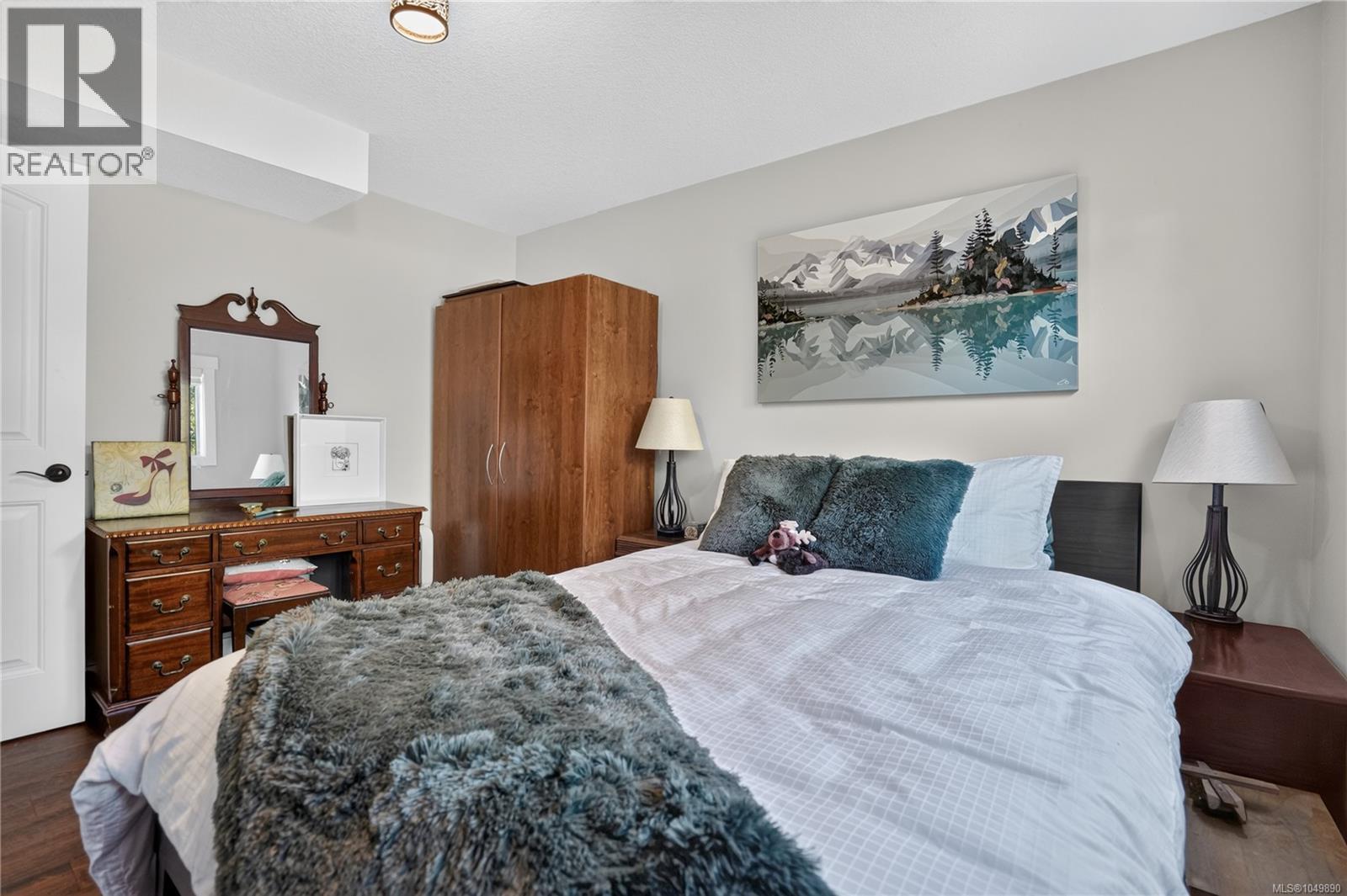 853 Glenhale Cres - Image 53