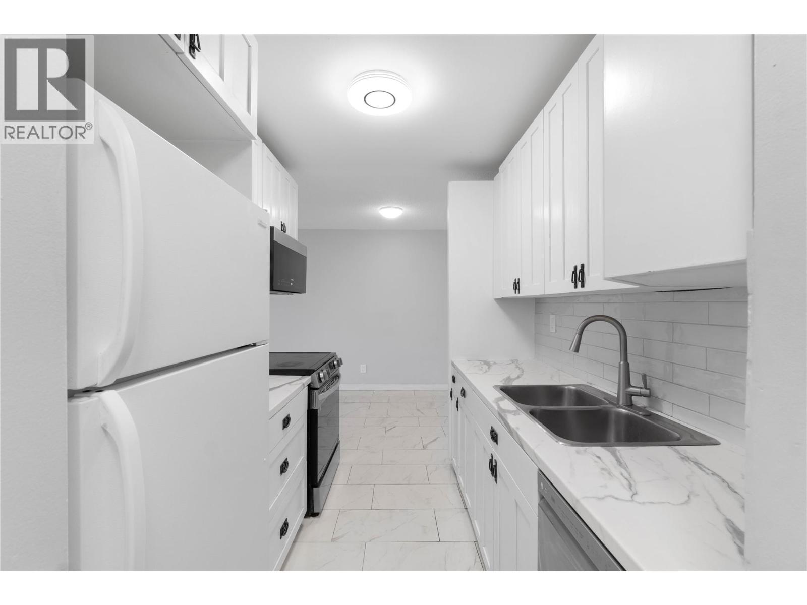 #6 1595 SUMMIT Drive - Image 5