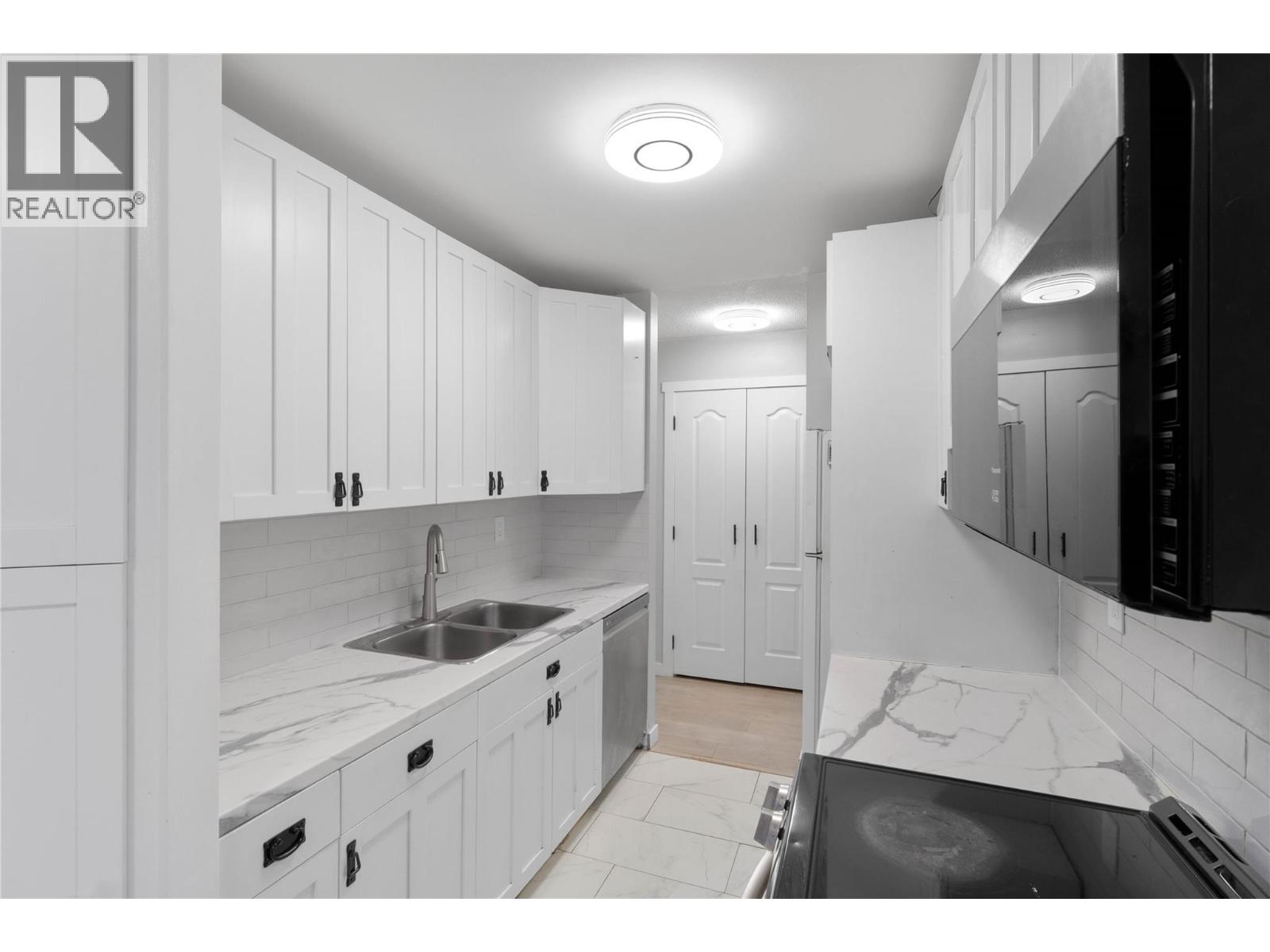 #6 1595 SUMMIT Drive - Image 7