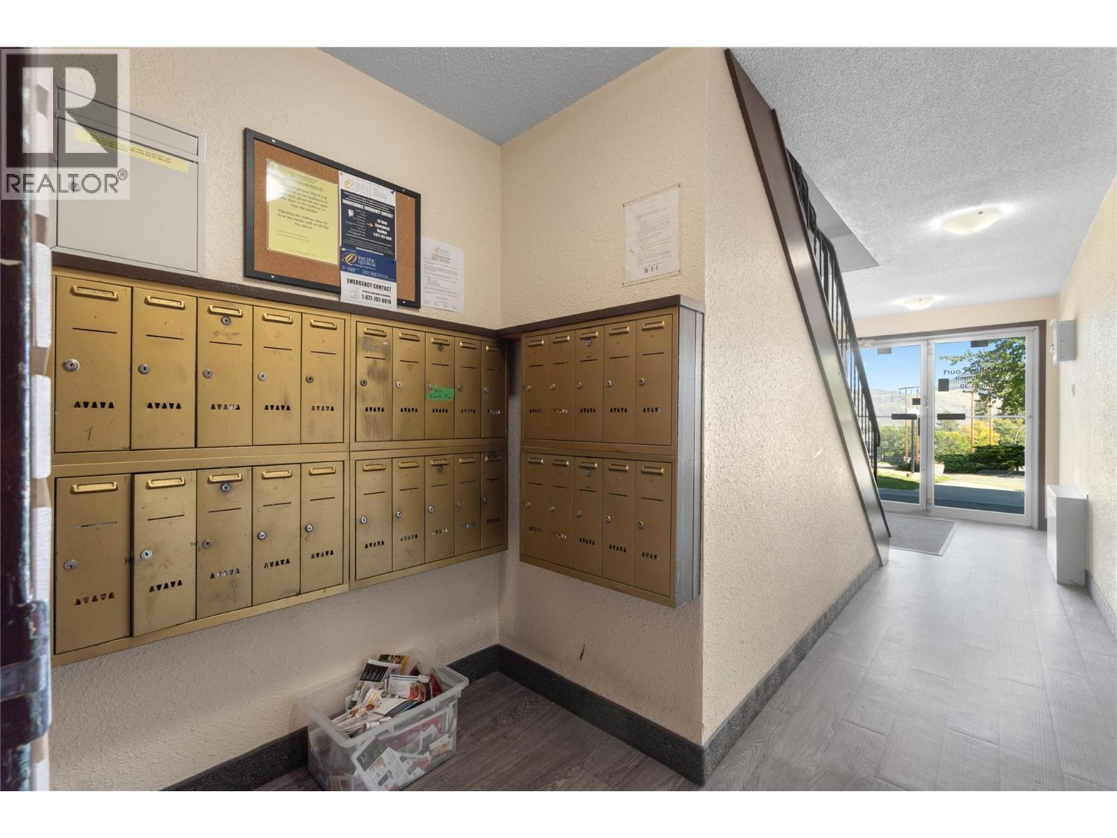 #6 1595 SUMMIT Drive - 18