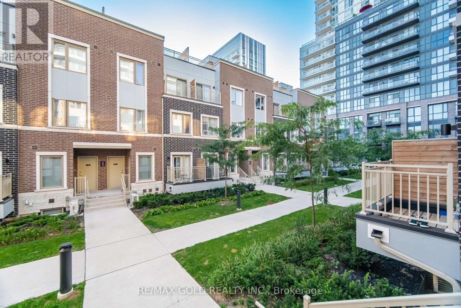 TH83 - 39 HONEYCRISP CRESCENT, Vaughan (Vaughan Corporate Centre) — photo 4