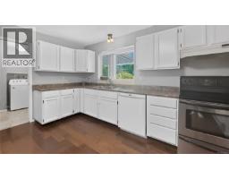 1568 Marine Cir, French Creek, BC V9P1Y6 Photo 11