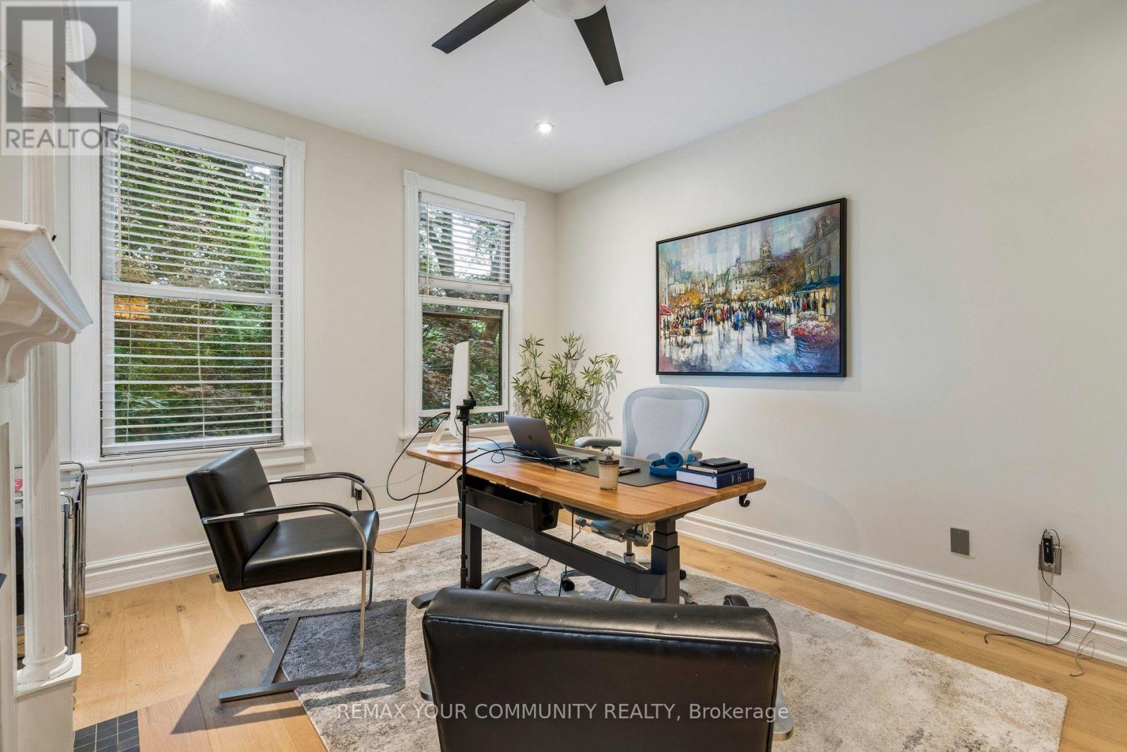 21 LAURIER AVENUE E - 22