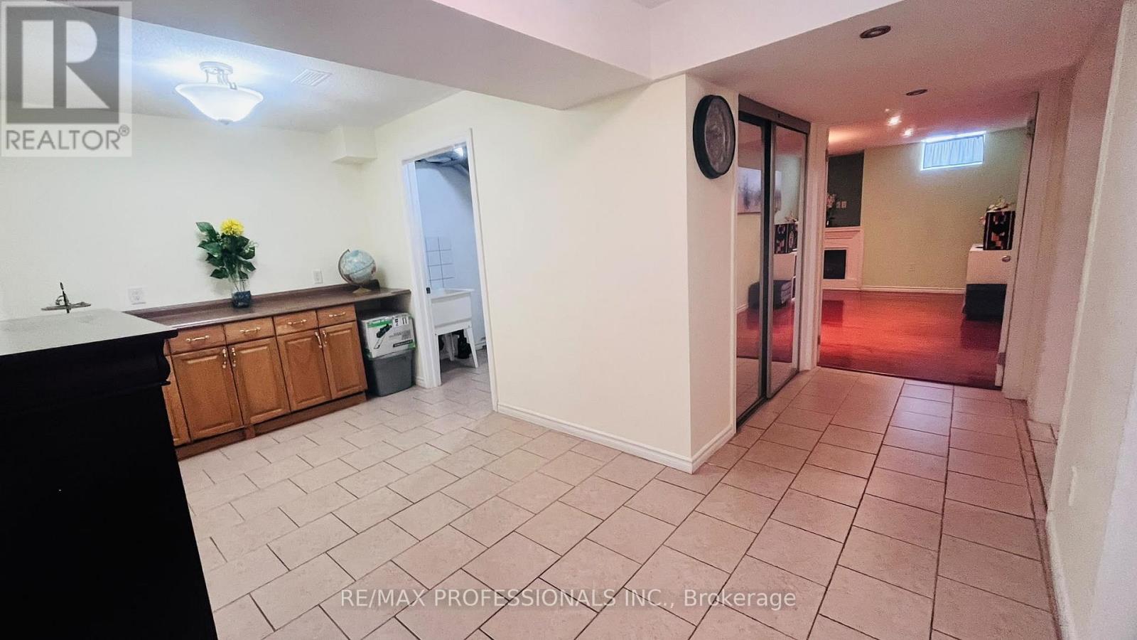 49 COLCHESTER STREET - 34