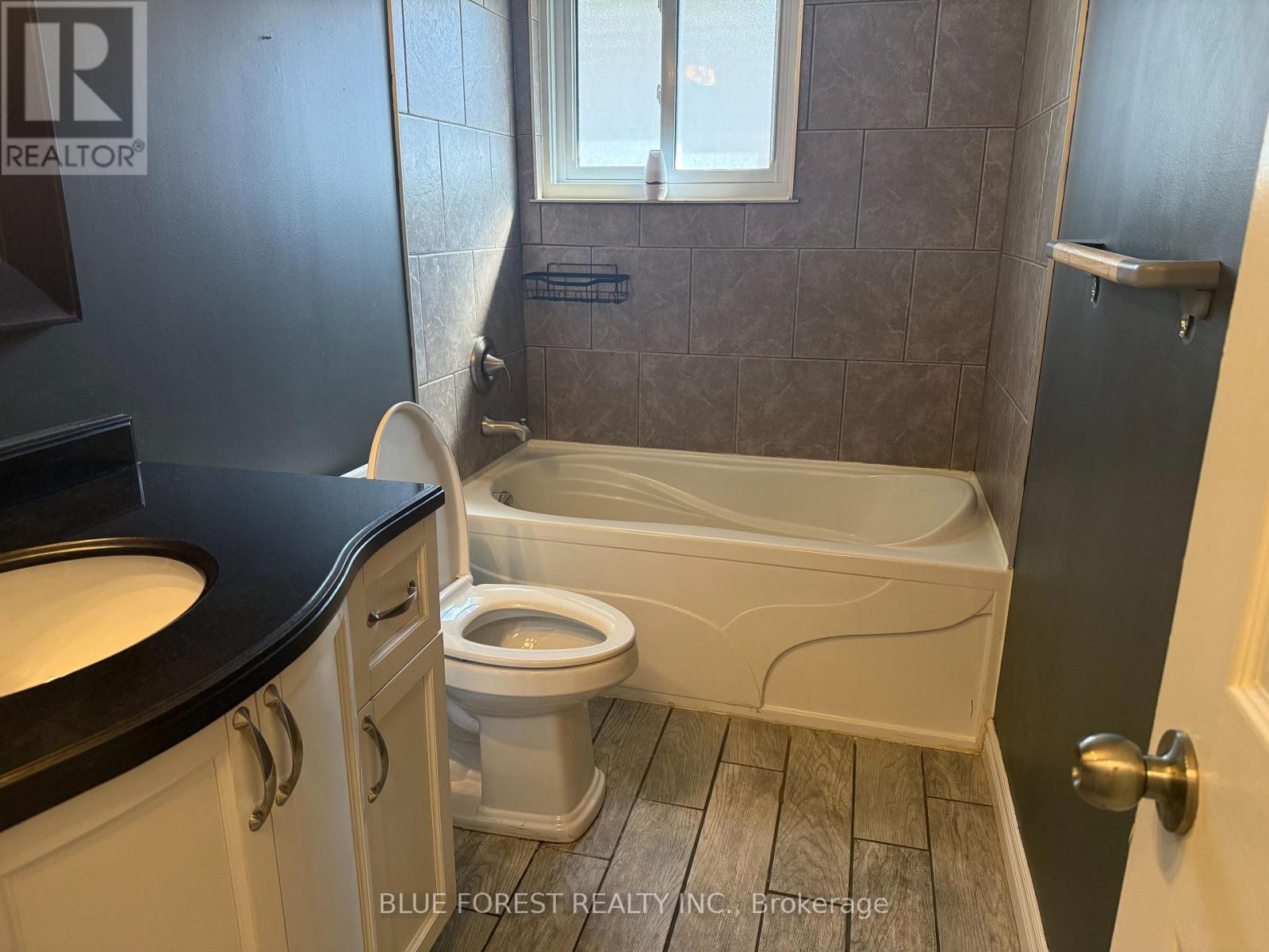 156 SOUTH EDGEWARE ROAD, St. Thomas — photo 9