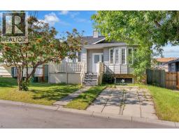 28 Macewan Meadow Link NW - photo 1