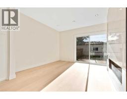 4pc Bathroom - 2433 23 Street Nw, Calgary, AB T2M3Y3 Photo 13