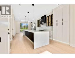 4pc Bathroom - 2433 23 Street Nw, Calgary, AB T2M3Y3 Photo 8