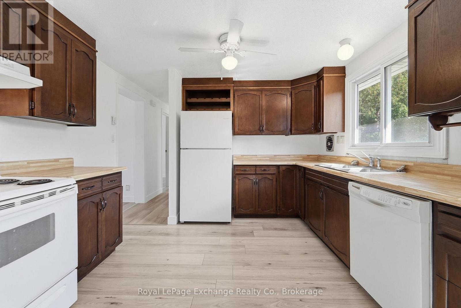 10 INVERNESS STREET N, Kincardine — photo 9