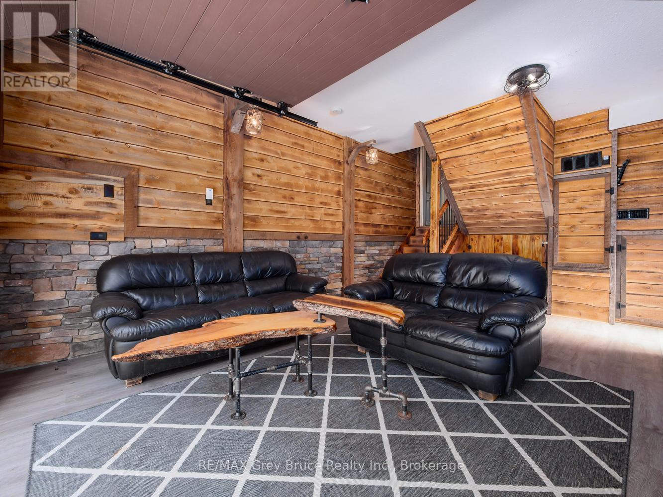 150 WALTER CHARMAN DRIVE - Image 30