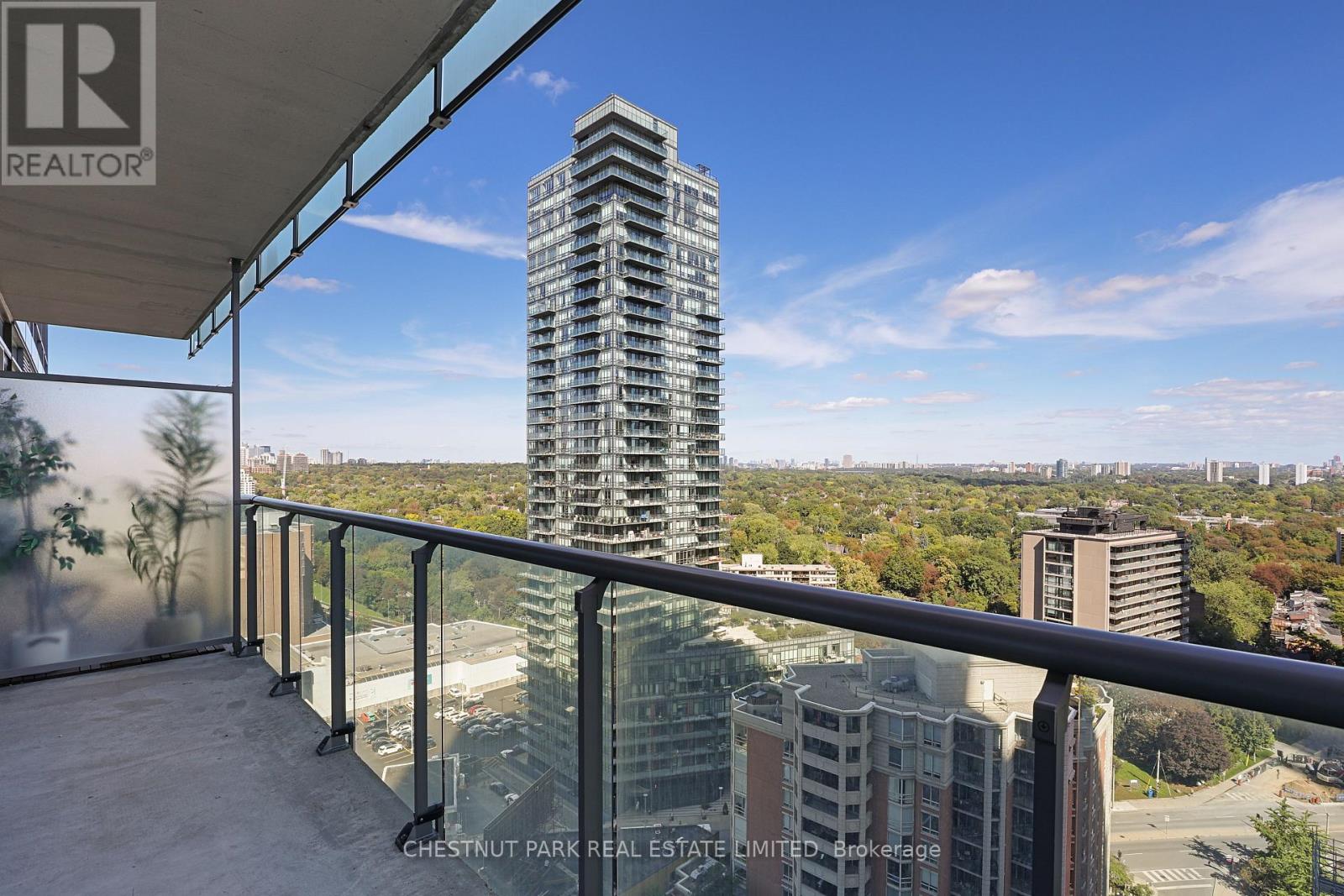 2002 - 18 YORKVILLE AVENUE, Toronto (Annex) — photo 10