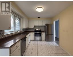 Kitchen - 4 Wantanopa Crescent, Toronto, ON M1H2B3 Photo 8