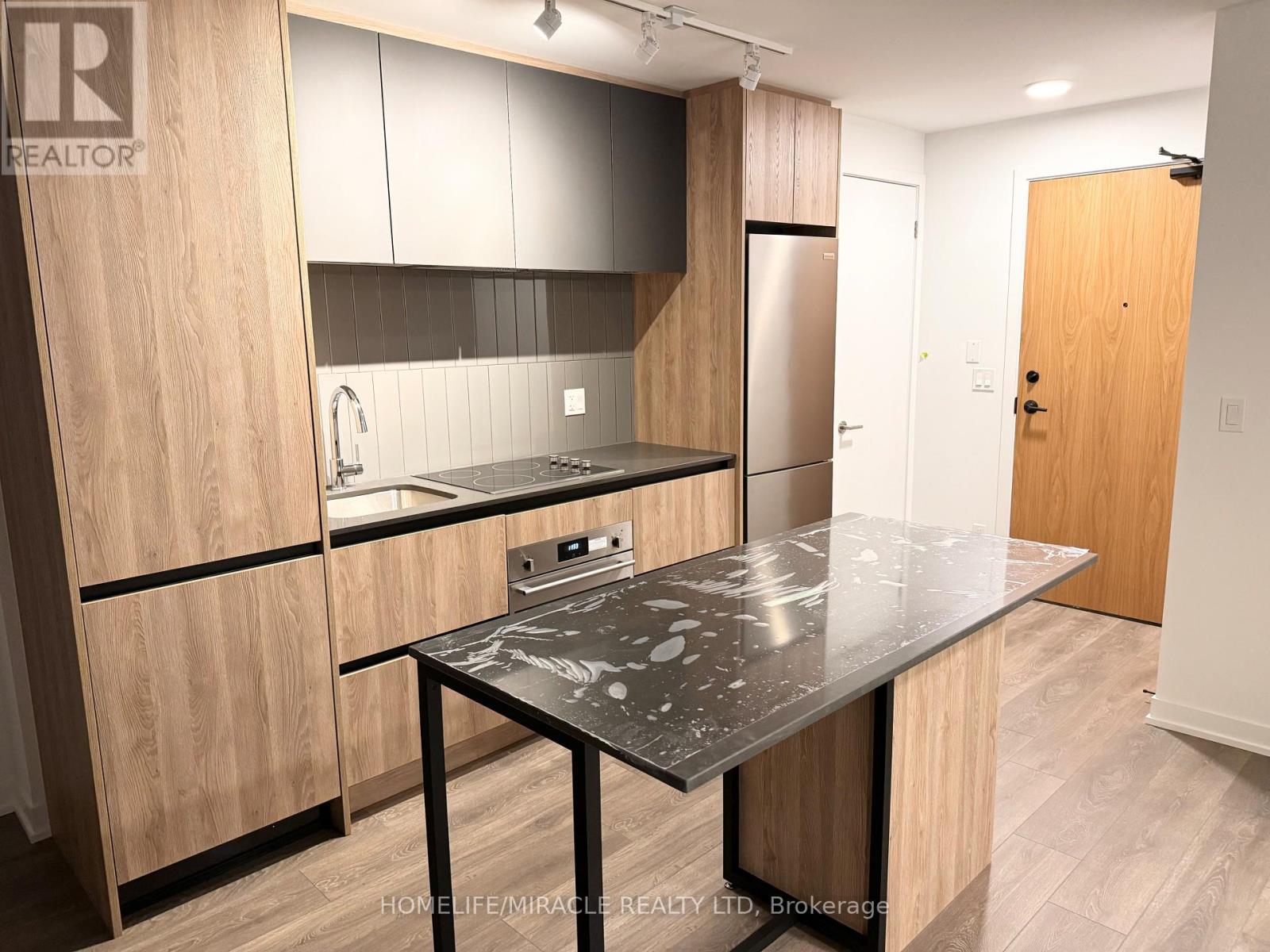 2210 - 7950 BATHURST STREET, Vaughan (Beverley Glen) — photo 2