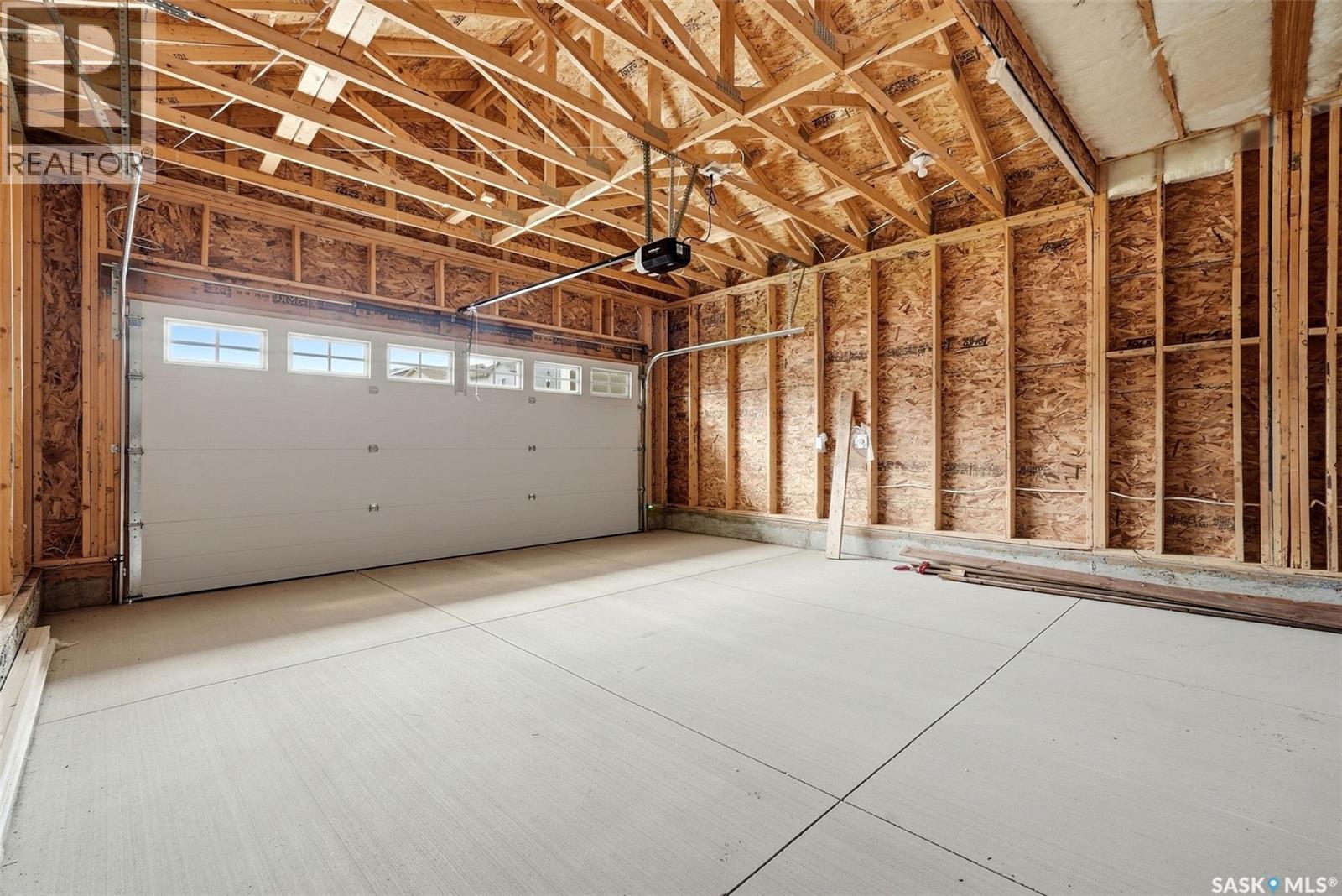 3240 Favel DRIVE - 34