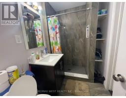 Upper - 25 Coronado Court, Toronto, ON M9M1S6 Photo 16