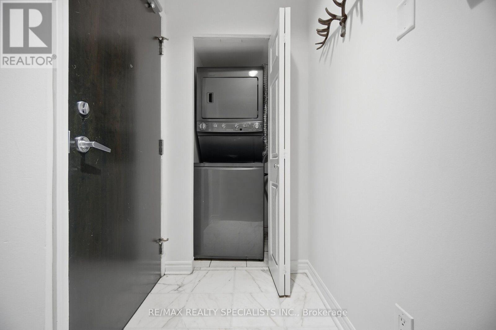 #406 388 PRINCE OF WALES DRIVE - Image 29