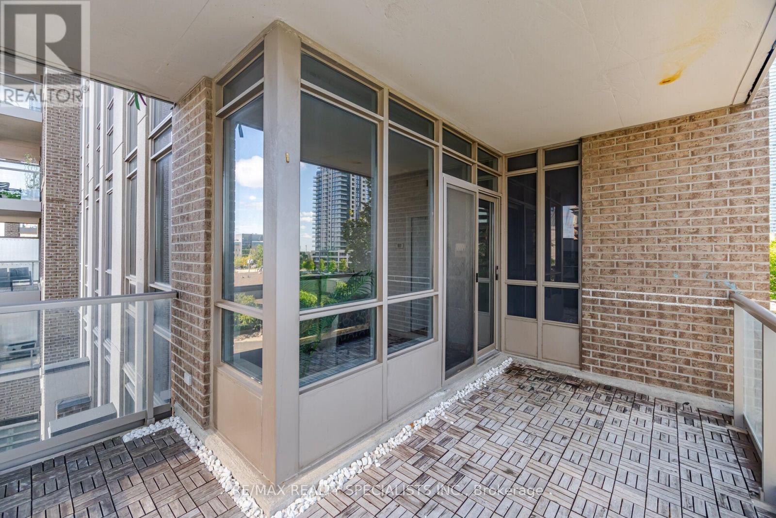 #406 388 PRINCE OF WALES DRIVE - Image 32