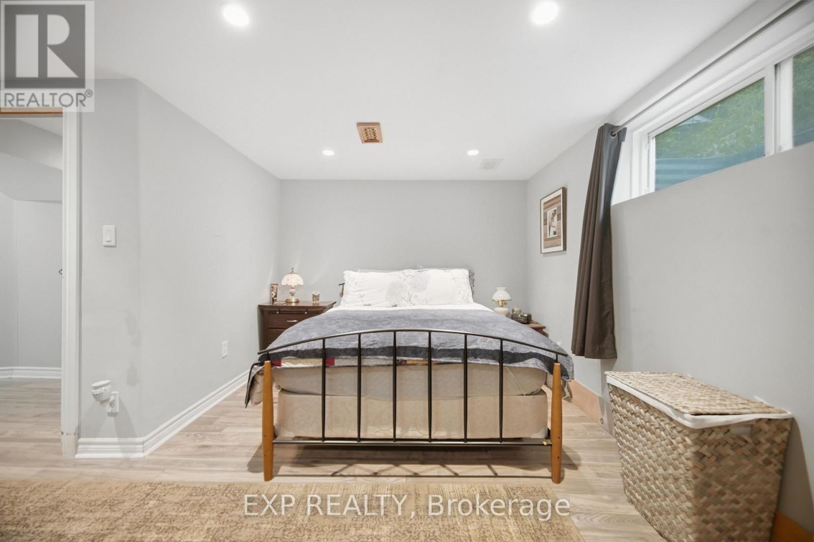 14367 TRAFALGAR ROAD N - 34