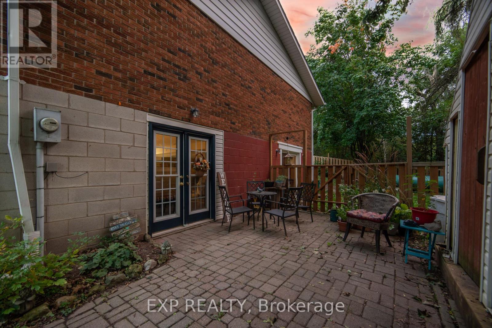 14367 TRAFALGAR ROAD N - 44
