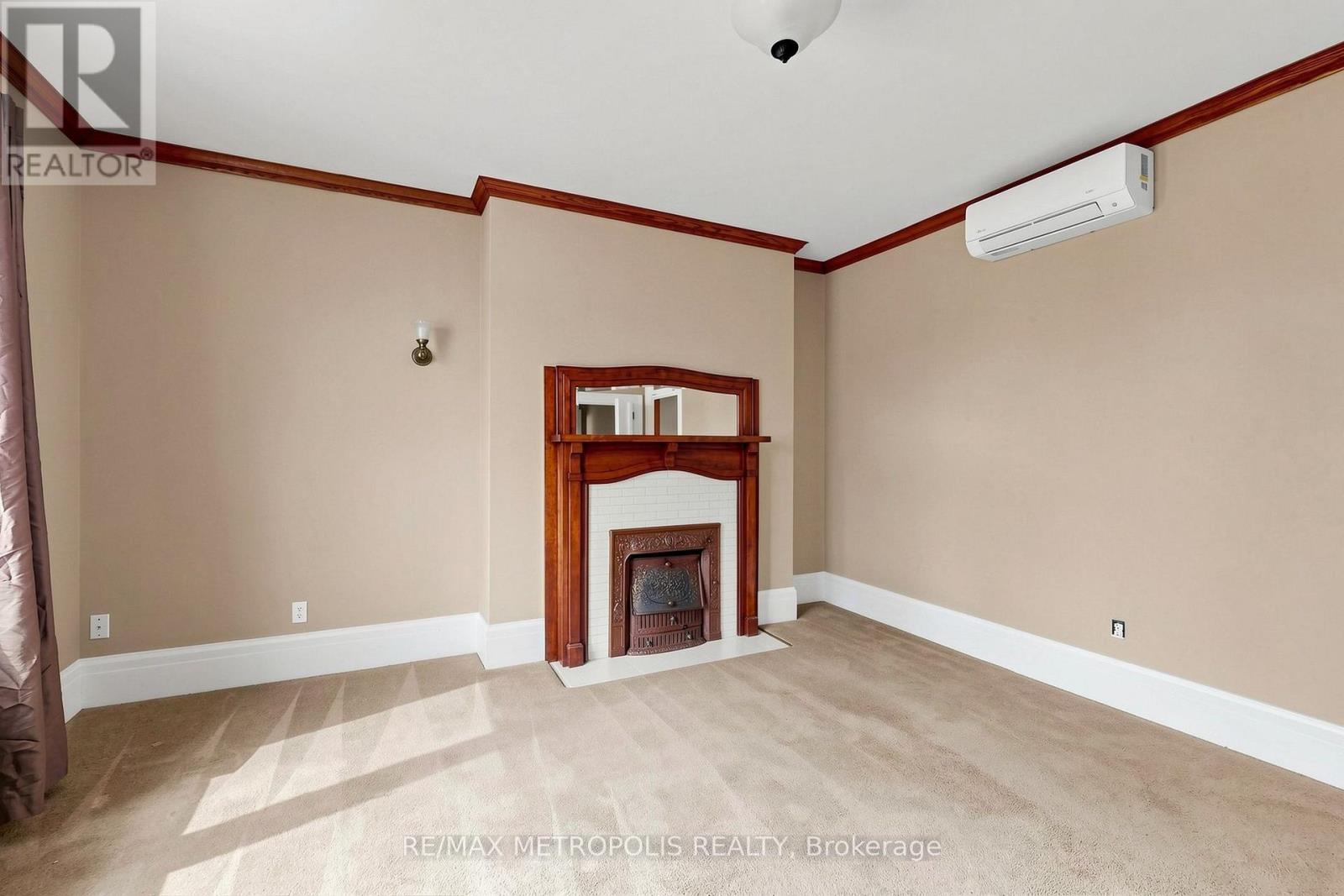 1110 Simcoe Street South — photo 20
