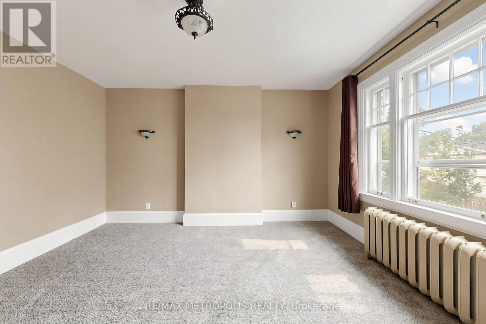 1110 Simcoe Street South — photo 24