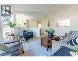 Family room - 73 Ogilvie Close, Red Deer, AB T4P3X7 Photo 9
