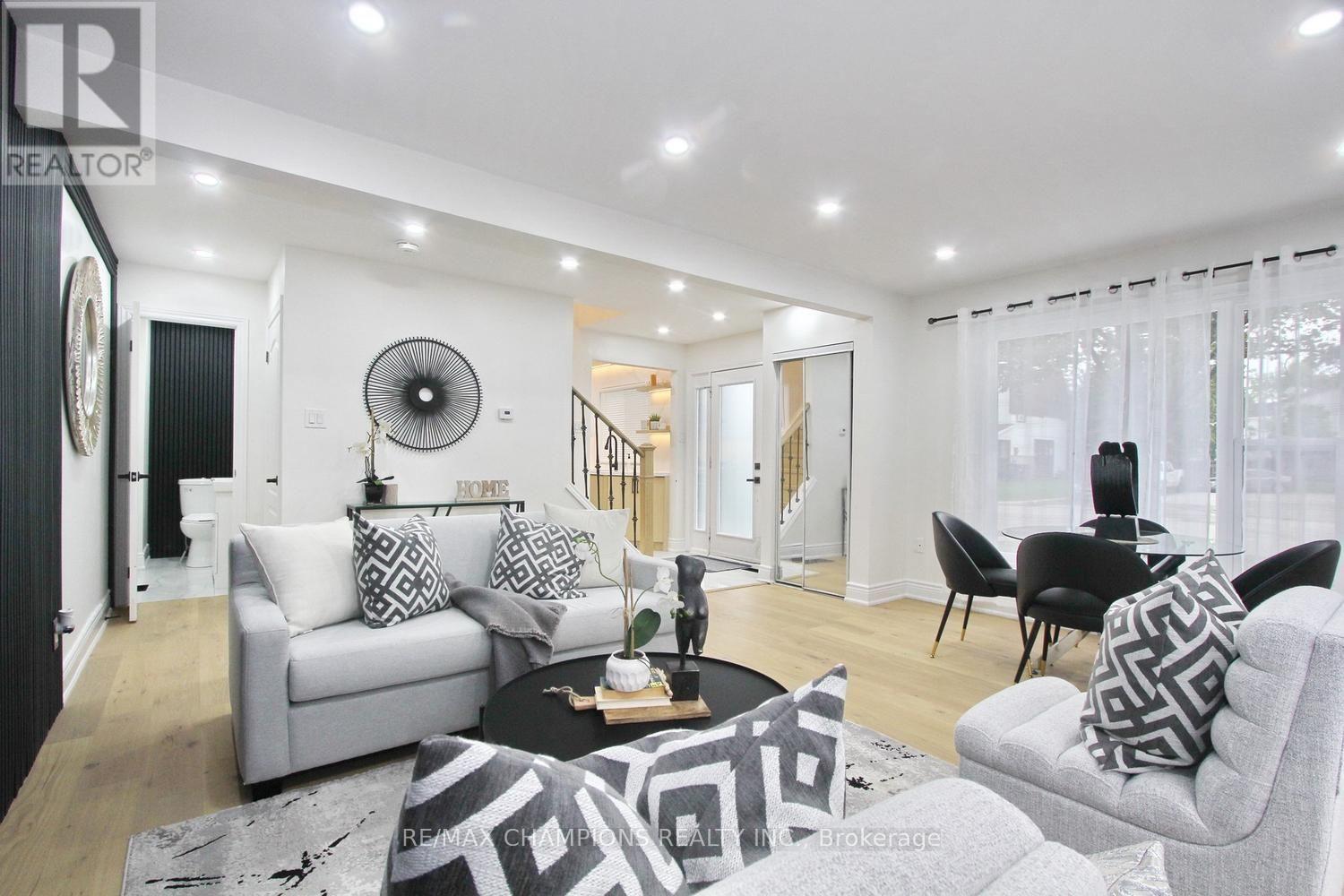 16 GLENCAIRN SQUARE - 12