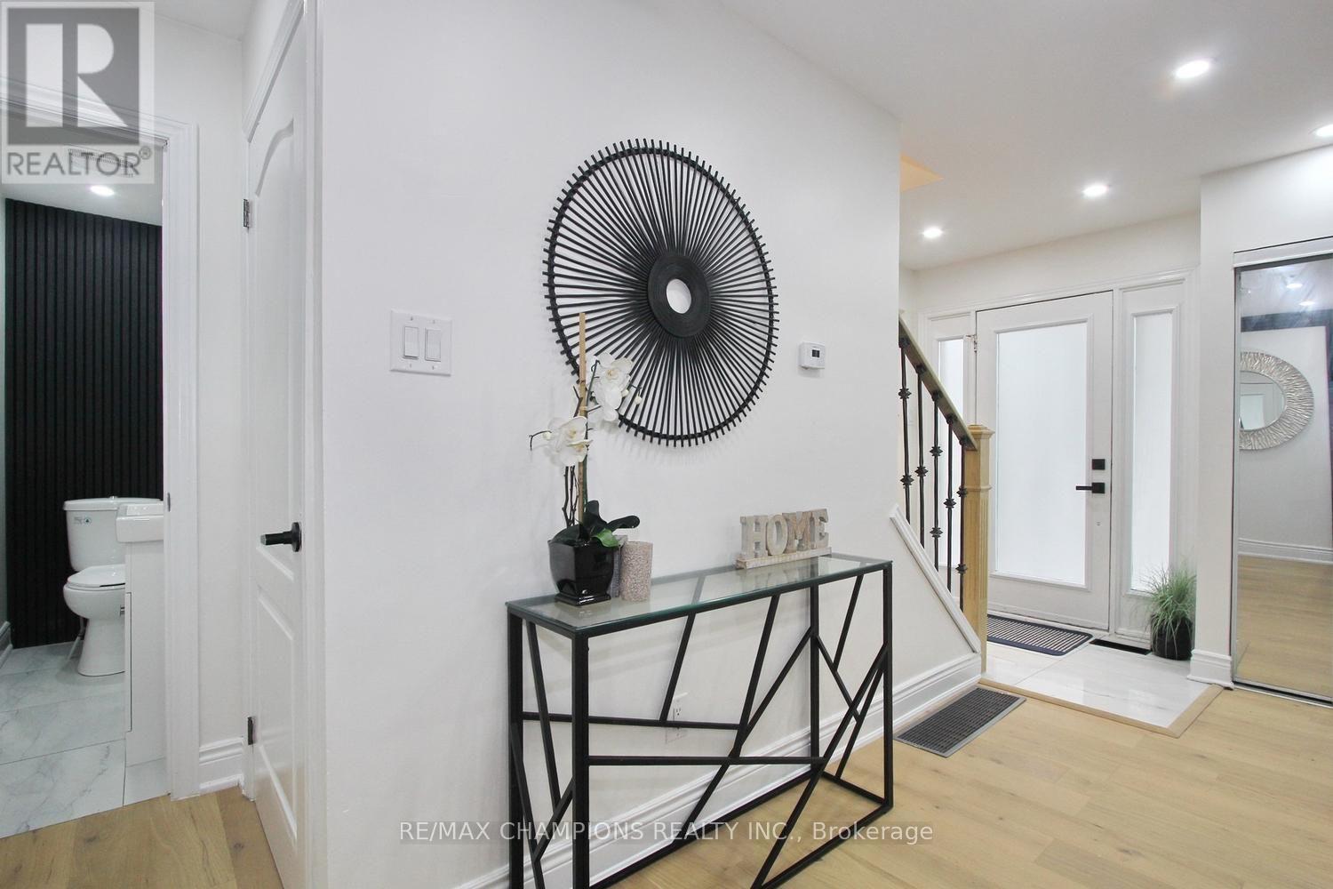16 GLENCAIRN SQUARE - 13
