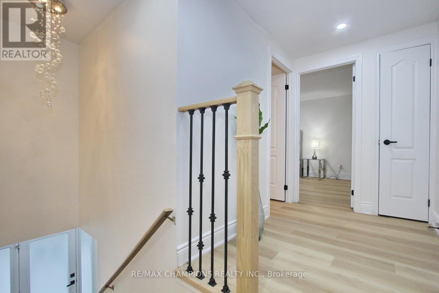 16 GLENCAIRN SQUARE - 22
