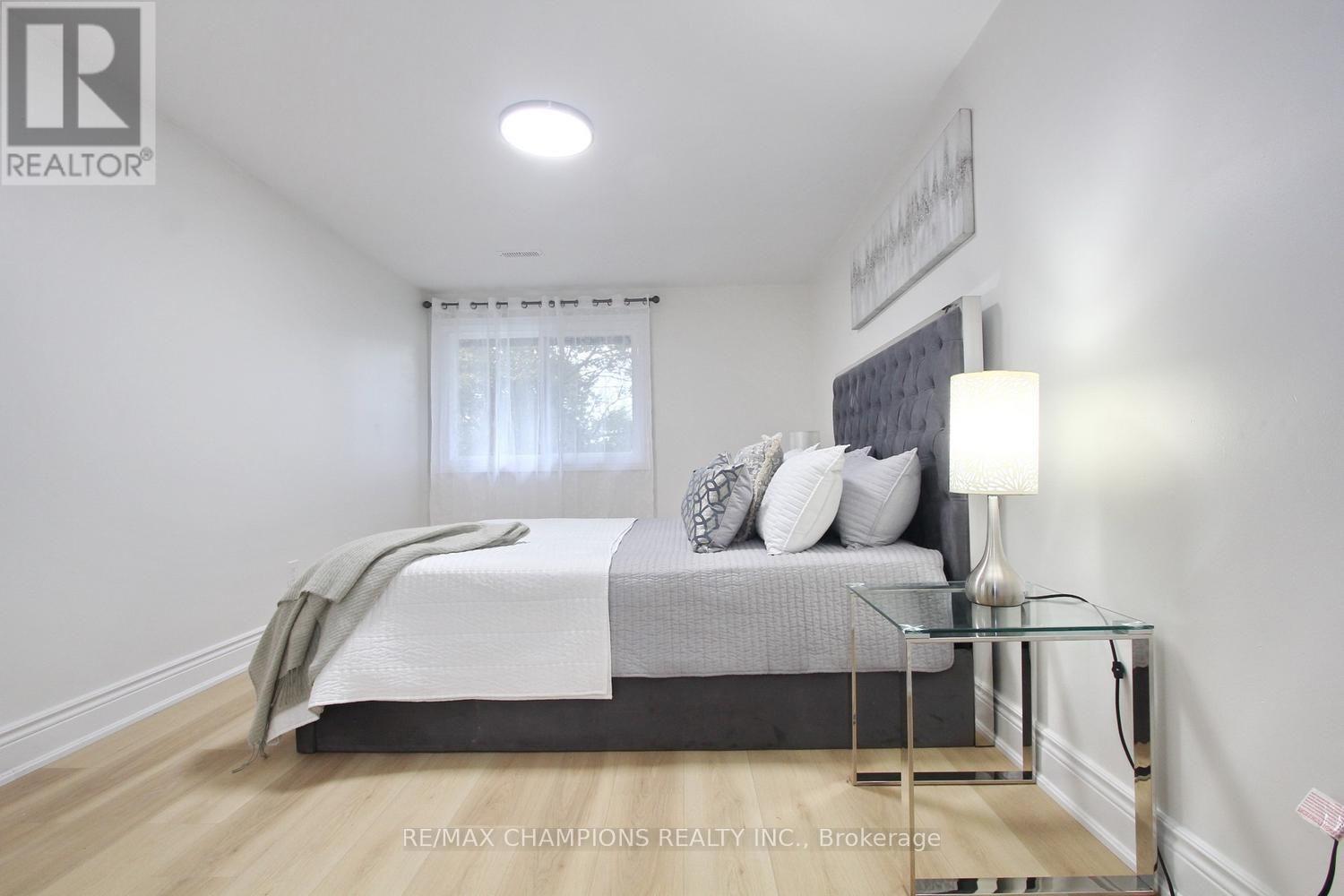16 GLENCAIRN SQUARE - Image 24