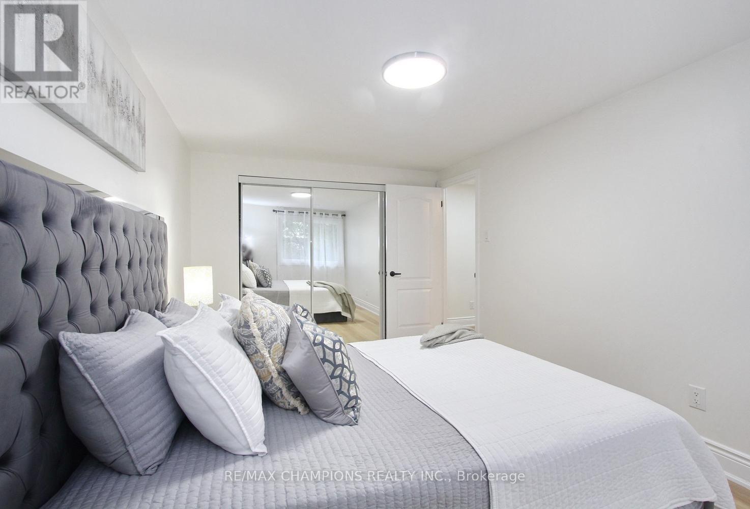 16 GLENCAIRN SQUARE - 26