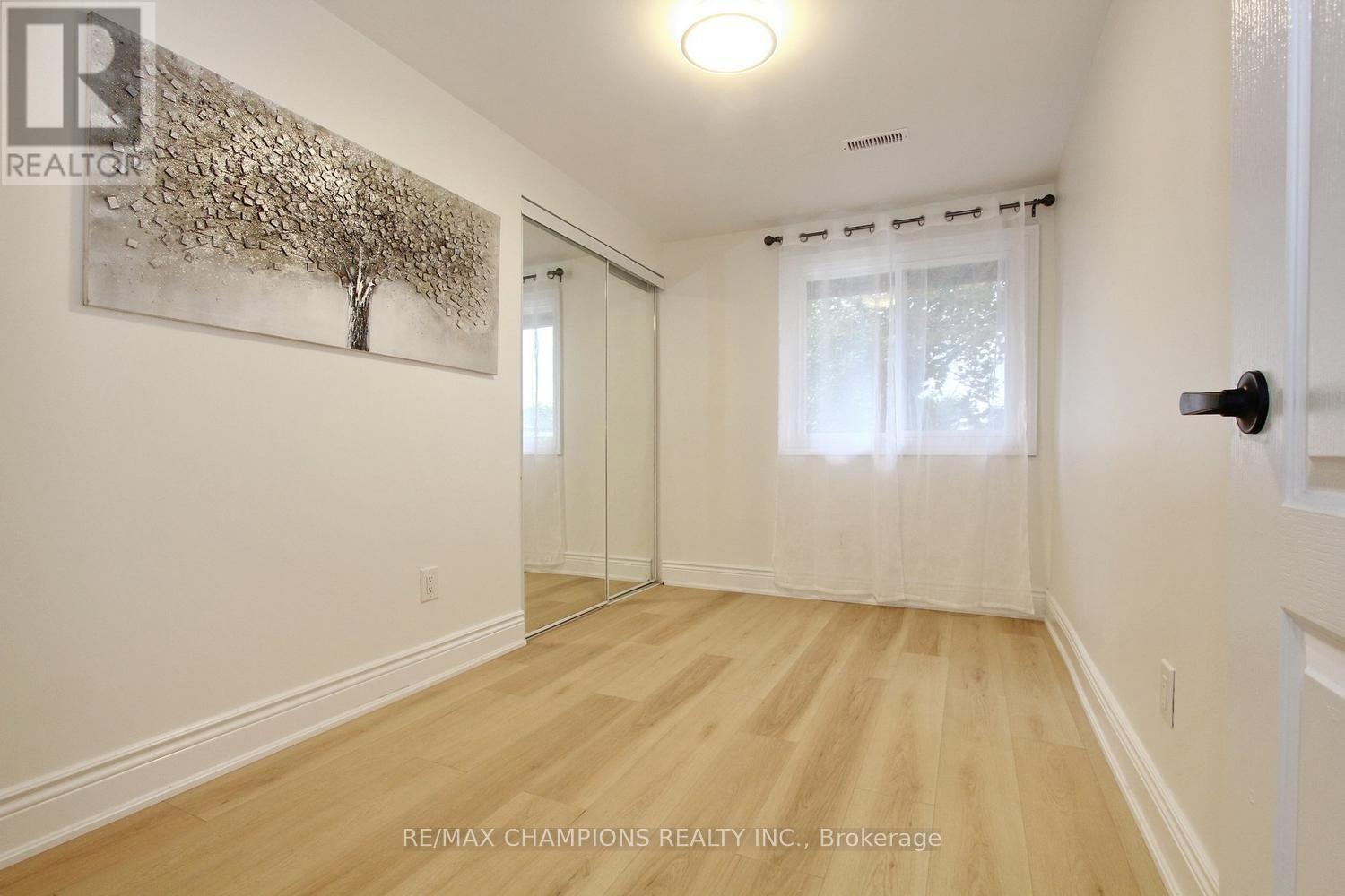 16 GLENCAIRN SQUARE - Image 28