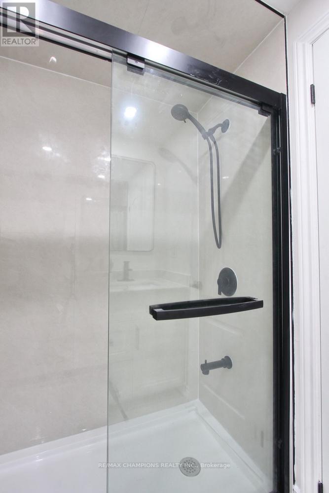 16 GLENCAIRN SQUARE - Image 34