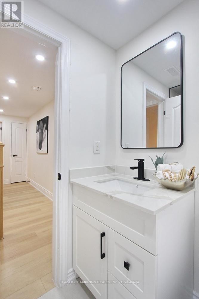 16 GLENCAIRN SQUARE - Image 35