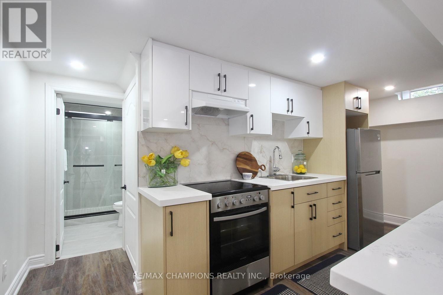 16 GLENCAIRN SQUARE - 41