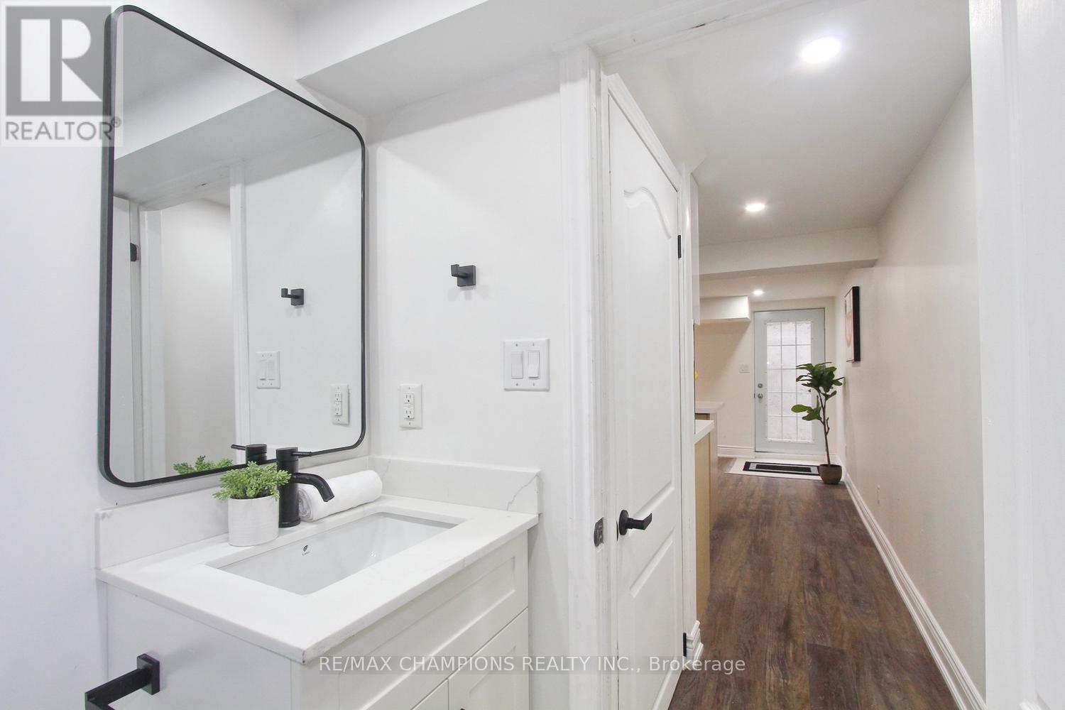 16 GLENCAIRN SQUARE - 43