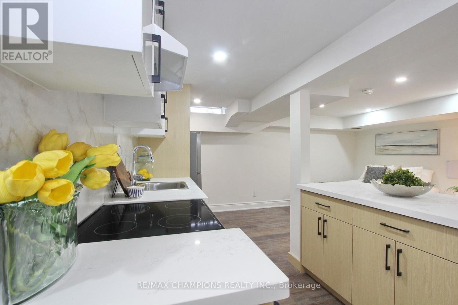16 GLENCAIRN SQUARE - Image 44