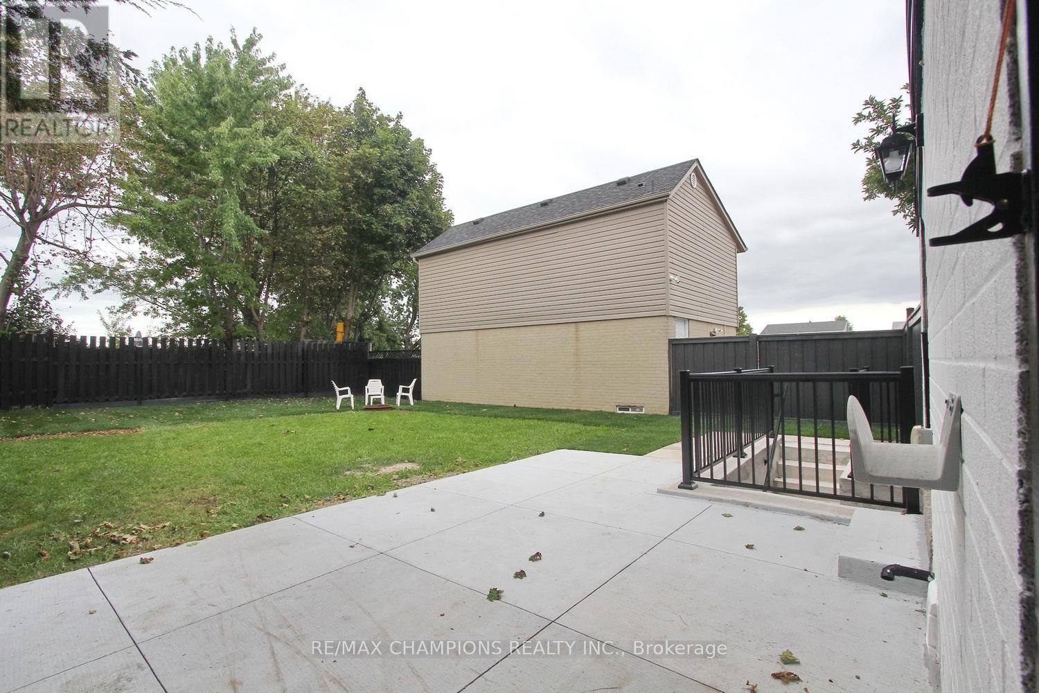 16 GLENCAIRN SQUARE - 46