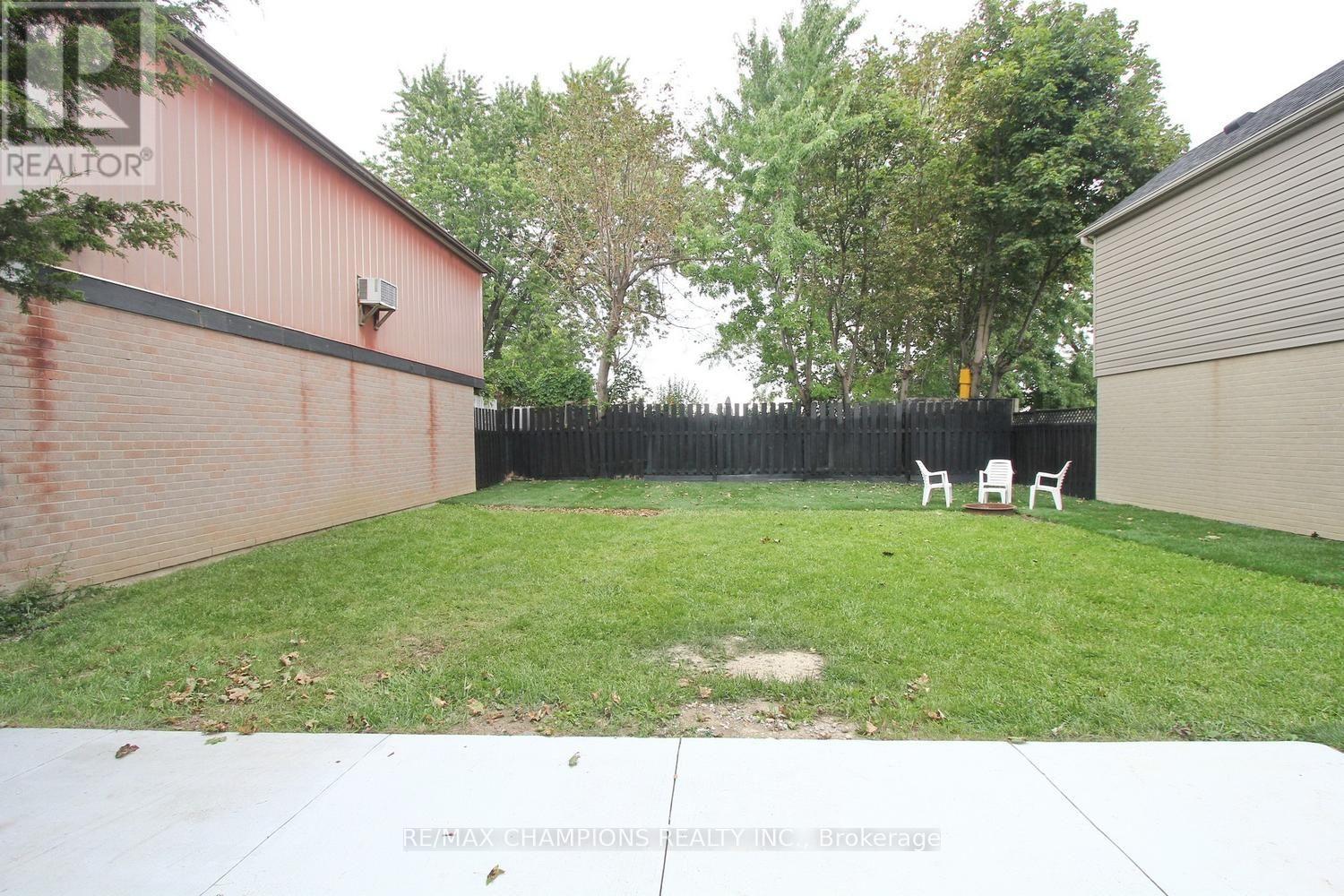 16 GLENCAIRN SQUARE - Image 47