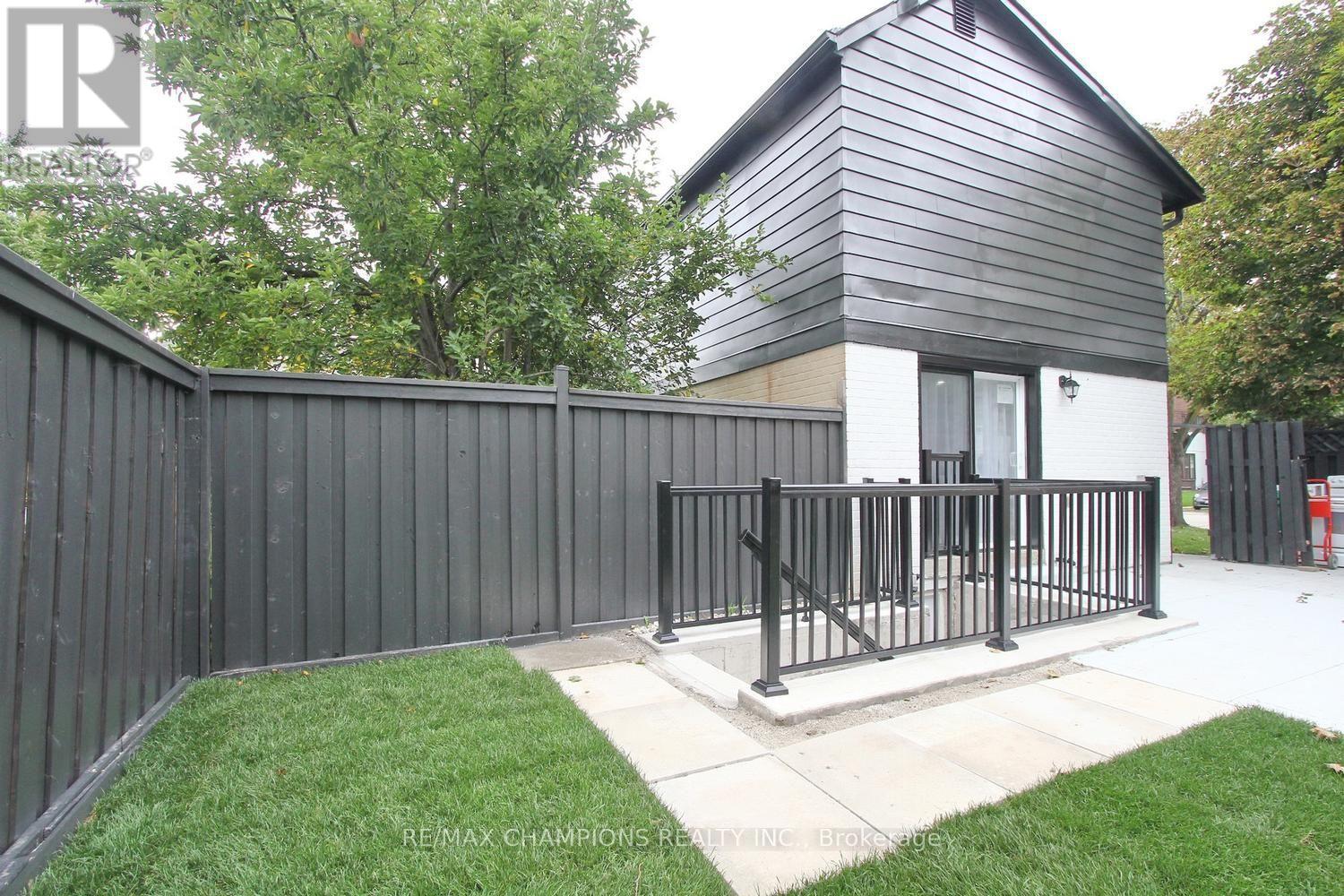 16 GLENCAIRN SQUARE - 49