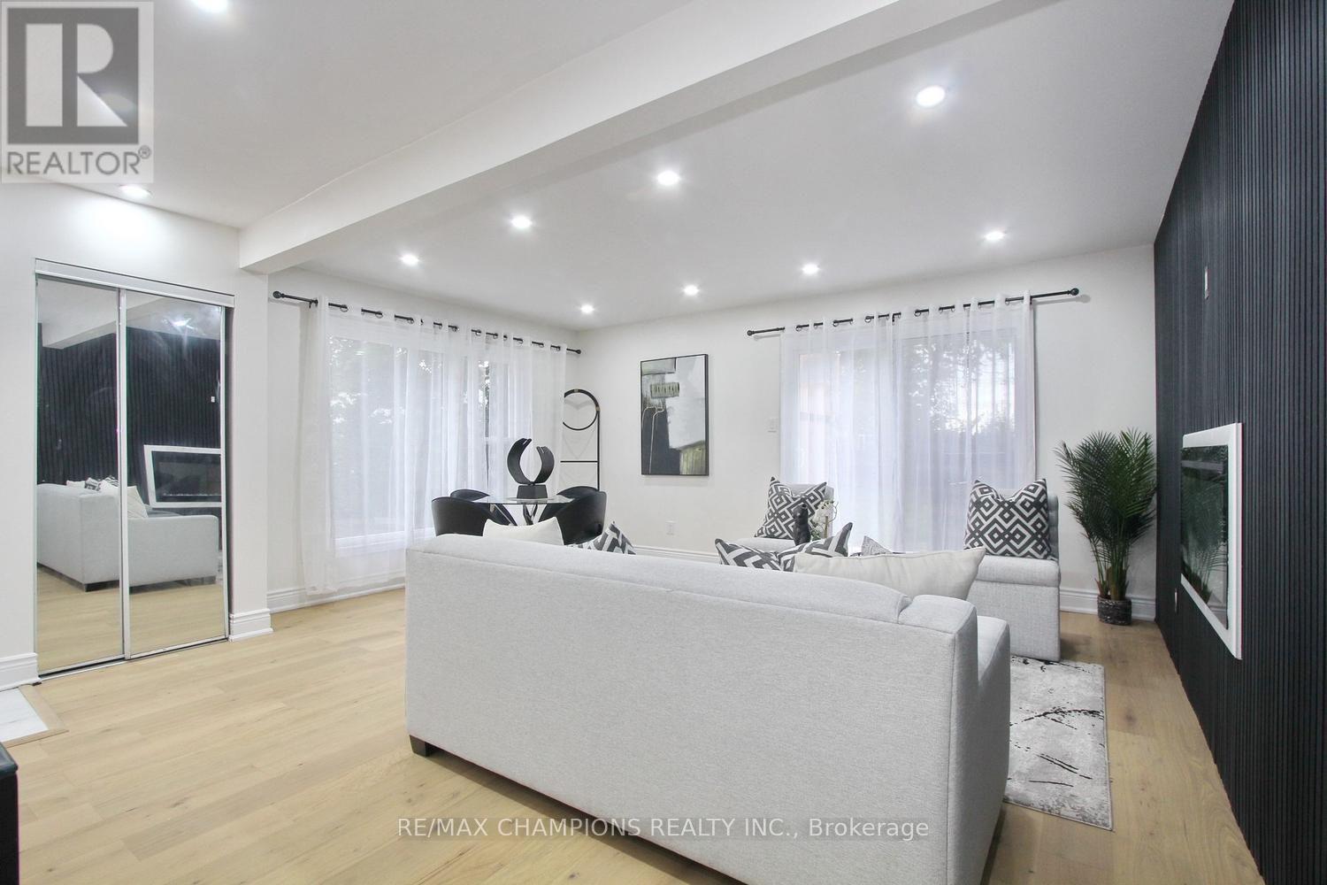 16 GLENCAIRN SQUARE - 7