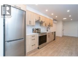 C 2235 Shelbourne St, Victoria, BC V8R4L2 Photo 9