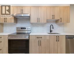 C 2235 Shelbourne St, Victoria, BC V8R4L2 Photo 8
