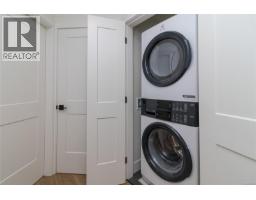 C 2235 Shelbourne St, Victoria, BC V8R4L2 Photo 16